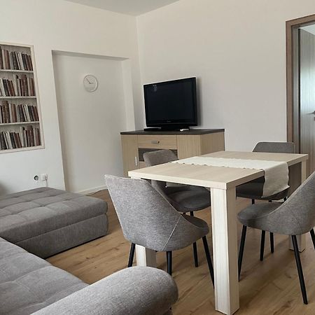 Petita Garden Apartman Siofok Ngoại thất bức ảnh