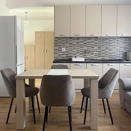 Petita Garden Apartman Siofok Ngoại thất bức ảnh