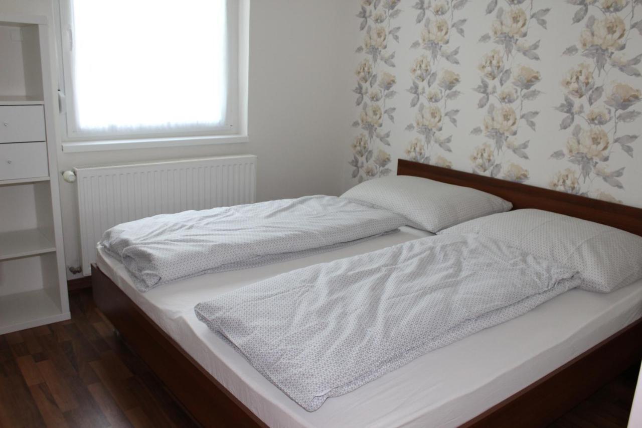 Petita Garden Apartman Siofok Ngoại thất bức ảnh