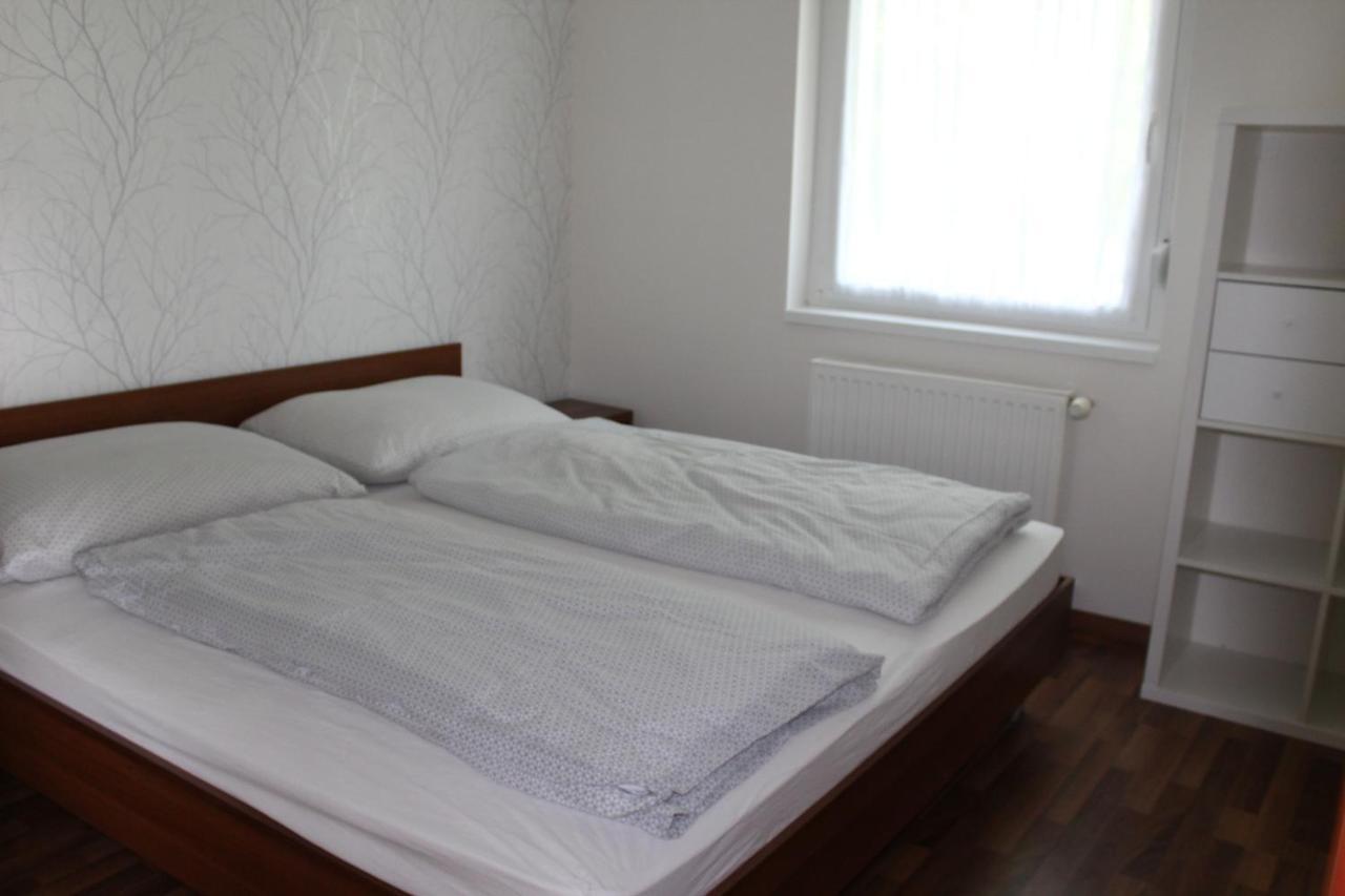 Petita Garden Apartman Siofok Ngoại thất bức ảnh