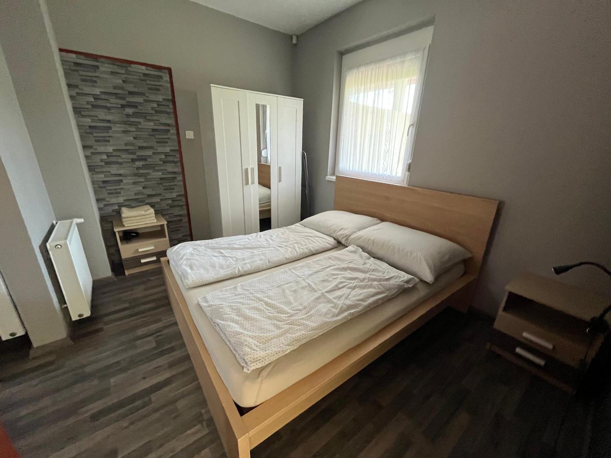 Petita Garden Apartman Siofok Ngoại thất bức ảnh