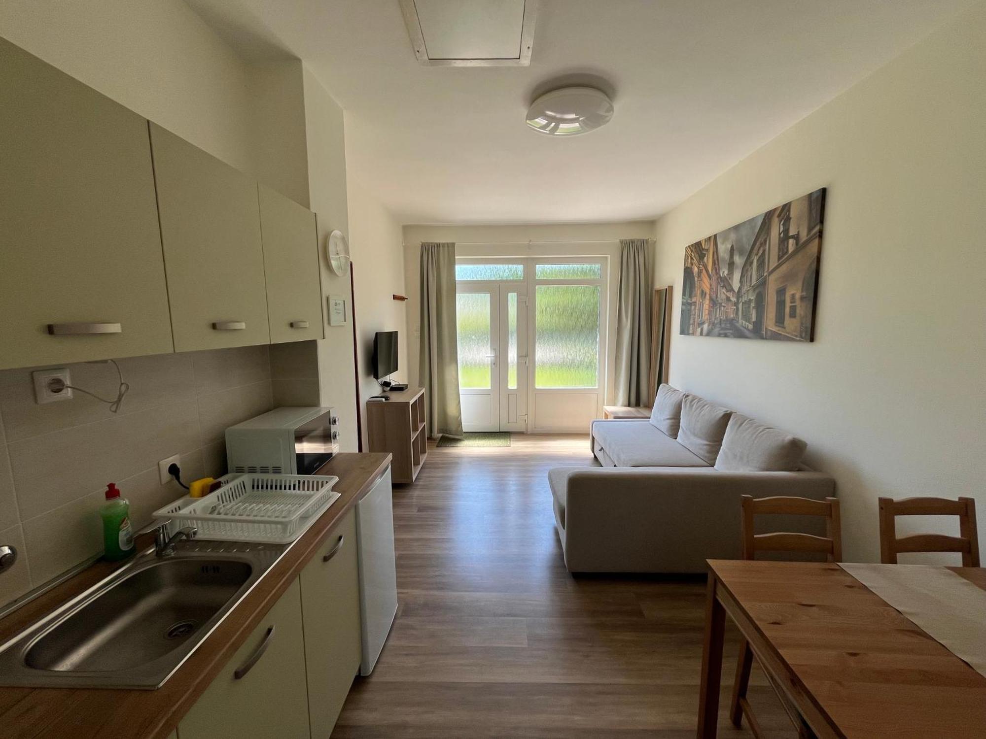 Petita Garden Apartman Siofok Ngoại thất bức ảnh