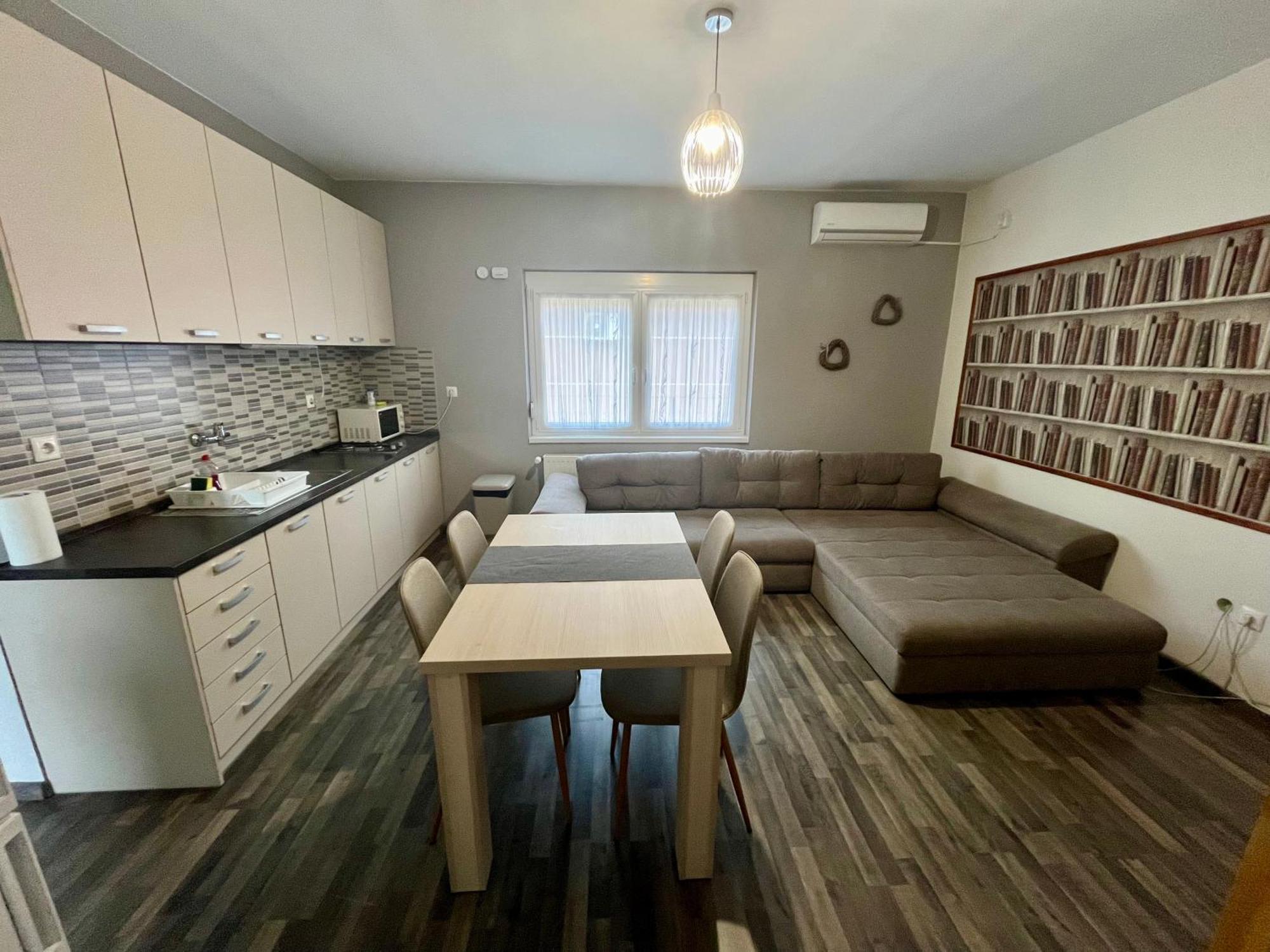 Petita Garden Apartman Siofok Ngoại thất bức ảnh